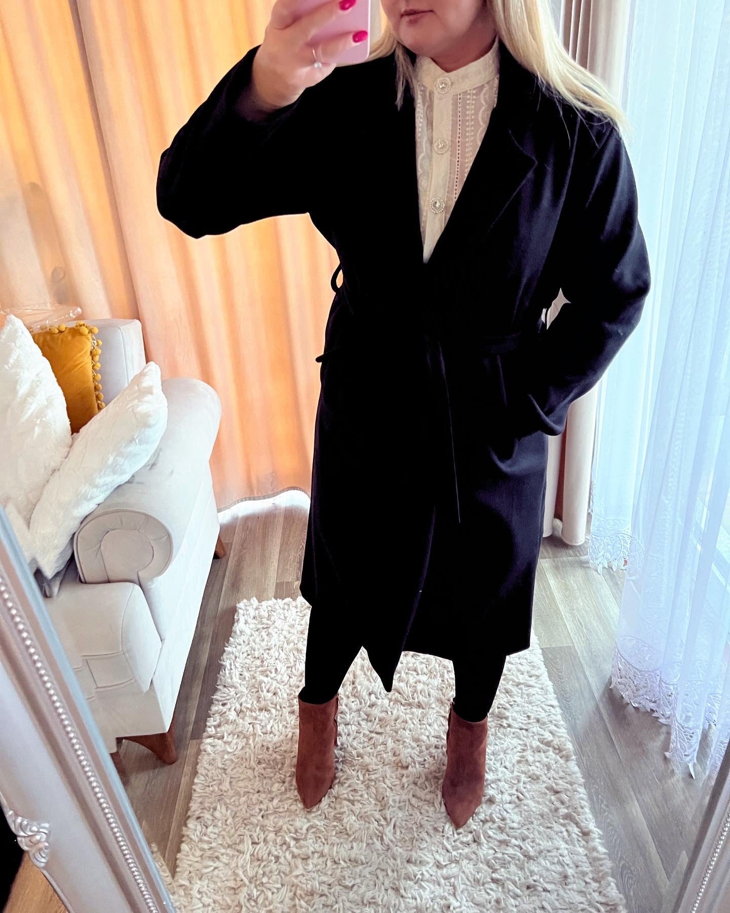 Wool coat in BLACK ♡